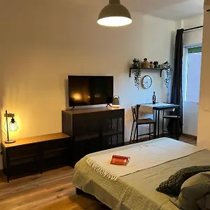 Stylish 3 Km Away From Duomo - Netflix, Wi-fi, All Comforts Included Appartamento Milano